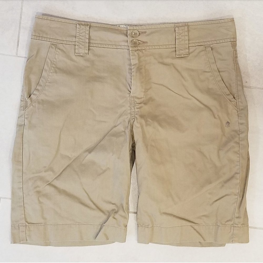 Levi's khaki shorts